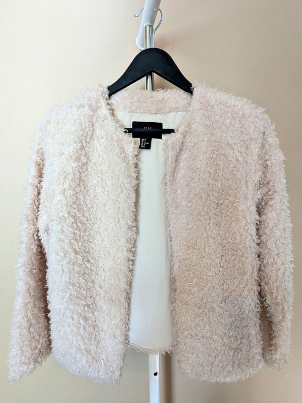 H&M Teddy Jacket in Light Pink Size Medium Like New